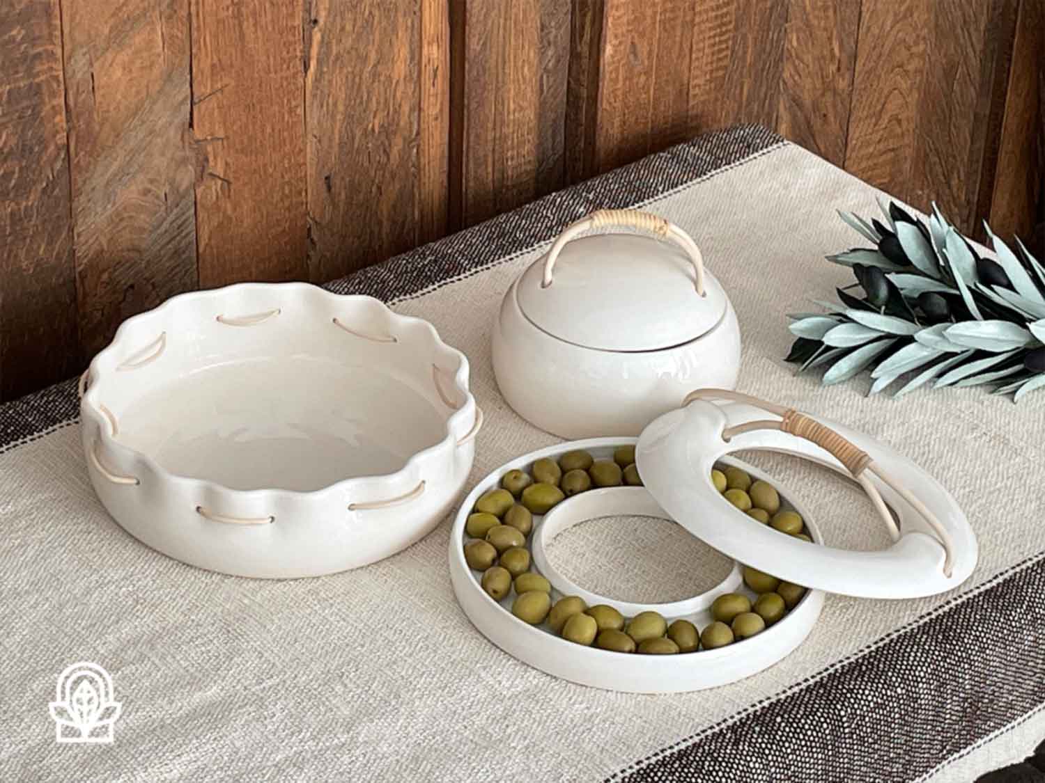 زیتون خوری سفید مینیمال دایره